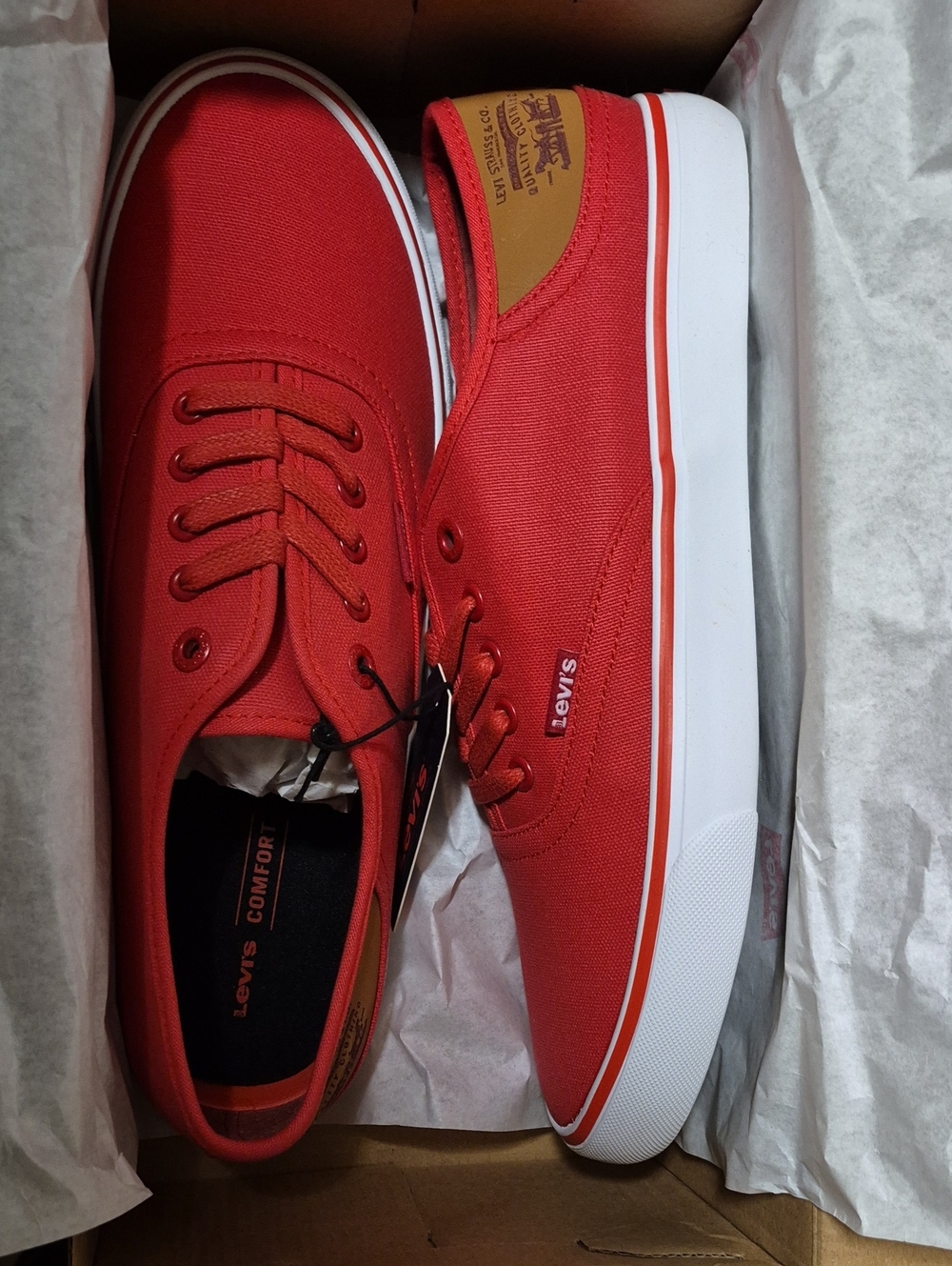 Levi's 10 1/2 M Red
